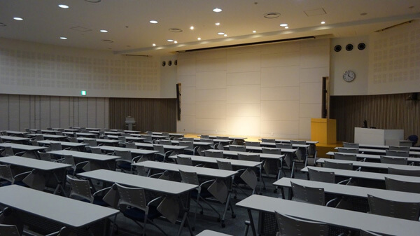 鶴岡市先端研究産業支援センター（鶴岡メタボロームキャンパス）レクチャーホール